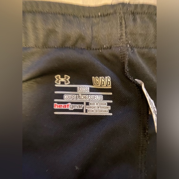 Under armour shorts - Picture 2 of 3